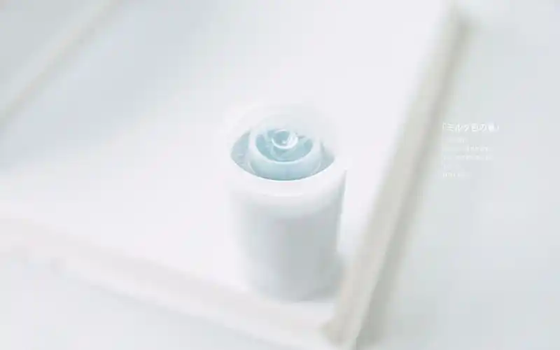 日系小清新静物摄影奶白色背景电脑桌面壁纸