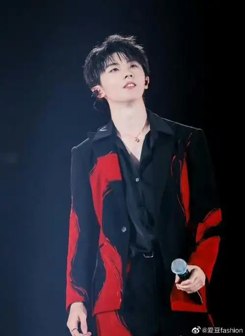 马嘉祺宋亚轩出发北京