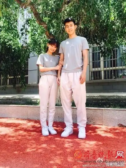 情侣最佳身高差是多少181cm164cm身高差最萌情侣照