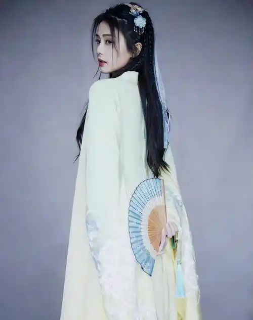 于正捧都捧不红的她,却因跑男中走红,于正为什么要放弃白鹿?