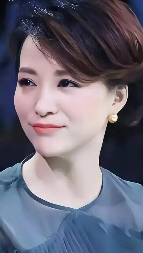 优雅不再显落魄,和儿子的照片罕曝光,太可爱了|知性|大明星|独特魅力