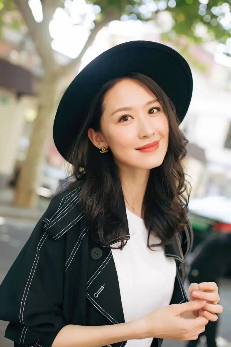 张雯 张雯,1985年9月12日出生于上海市,中国内地女演员,毕业于上海