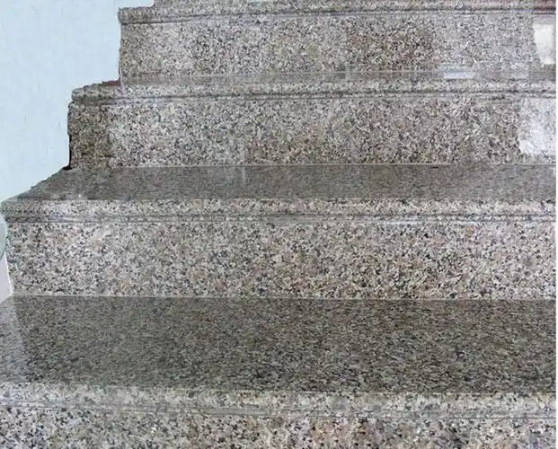 楼梯踏步石材厂家做台阶石材种类:芝麻黑,芝麻灰,芝麻白等.