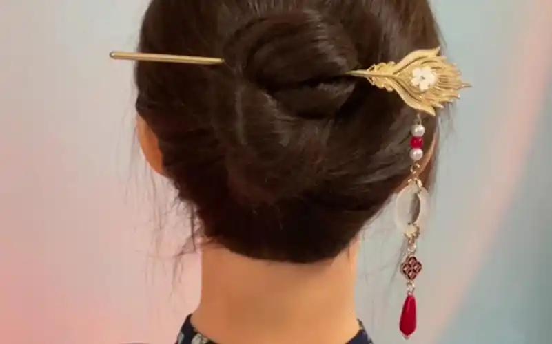 新中式发簪盘发