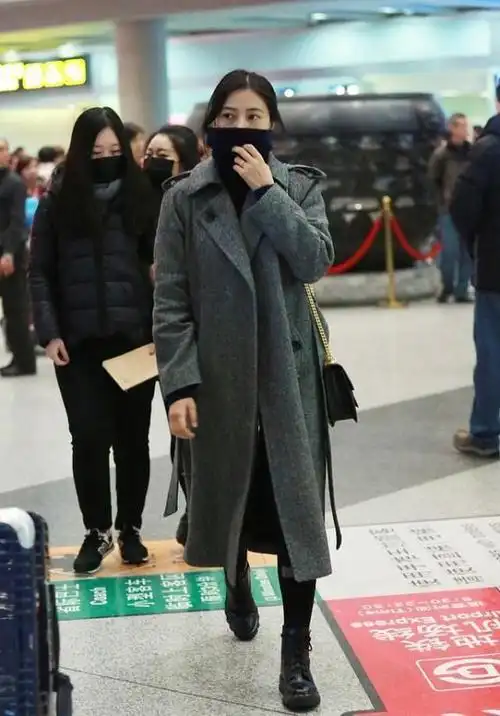 高圆圆的其他大衣搭配方式选择