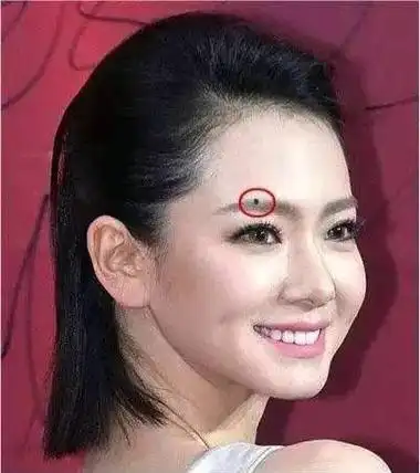 代表将能掌握机会而成功,而且长有这颗痣的女人,也是千年才修来这么好