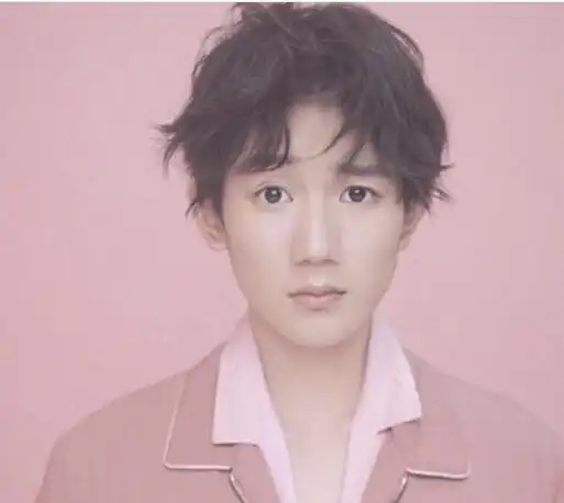 男生中分内扣刘海图片大全(2)_男生发型_西子美发网