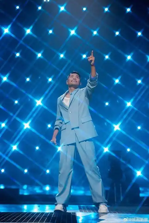 李玖哲:冬藏夏长|夏天|大家|披荆斩棘_新浪新闻