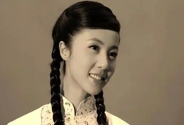 孙莉入学旧照曝光,美得让人窒息!