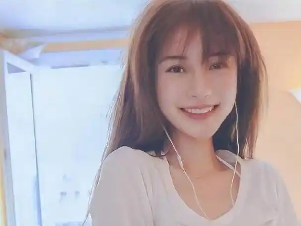 组图angelababy早期旧照胶原蛋白满满五官精致似洋娃娃