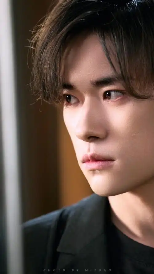 易烊千玺4%vol的河##易烊千玺gq盛典官宣##gq官宣易烊千玺