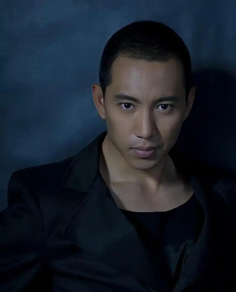 硬汉谷智鑫,34岁意外坠马摔断脊椎,孕妻八年内端屎端尿照顾!