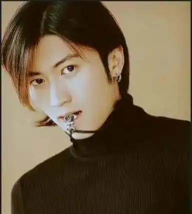 回顾霍汶希捧红谢霆锋坚持未婚生女她的故事比想象中精彩