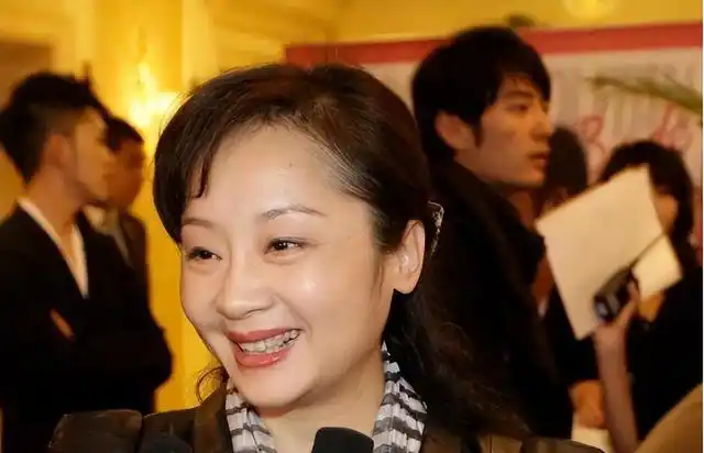 演员唐静,与王新军离婚后,发誓永不再嫁,余生只想做儿子的好母亲