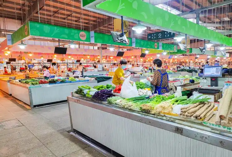 文明创建看变化农贸市场品质颜值双提升市民菜篮子拎出幸福感