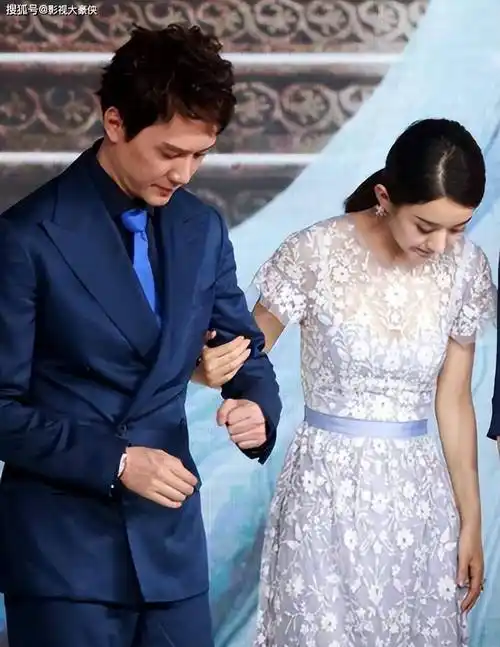 男版赵丽颖?冯绍峰陪儿子参加亲子运动会,5岁儿子成为焦点