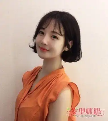 女生三七分内扣短发发型