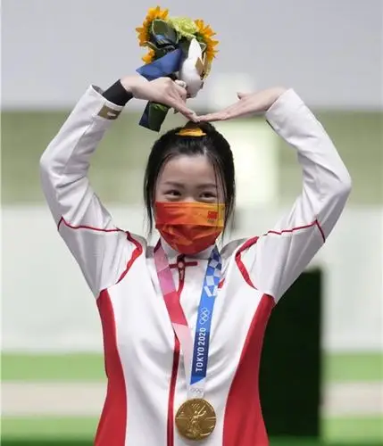 中国体育代表团勇摘第32届夏季奥运会首金贺电如期而至