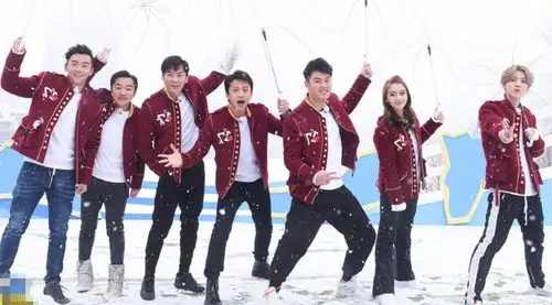 《跑男》官宣最新海报,他成功取代邓超站c位,网友:有人很尴尬