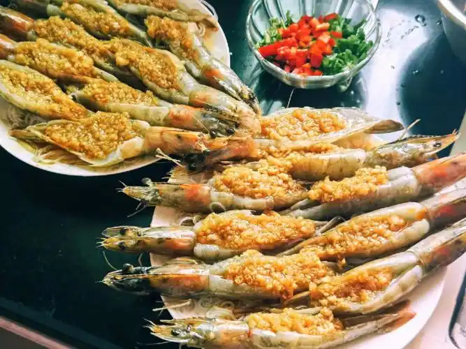 周末在家做了两套蒜蓉粉丝虾 简单又好吃 粉丝拌饭吃也是绝绝子 从此