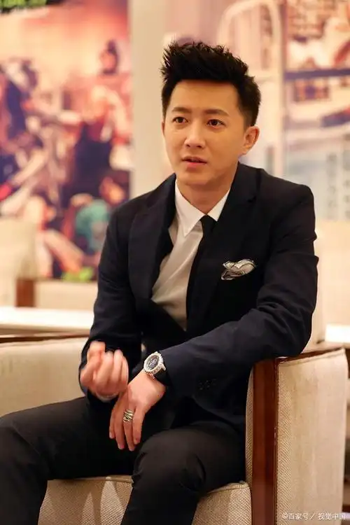 演员孙艺洲发布微博称自己遭遇了新型蟹卡诈骗,引起了广泛关注