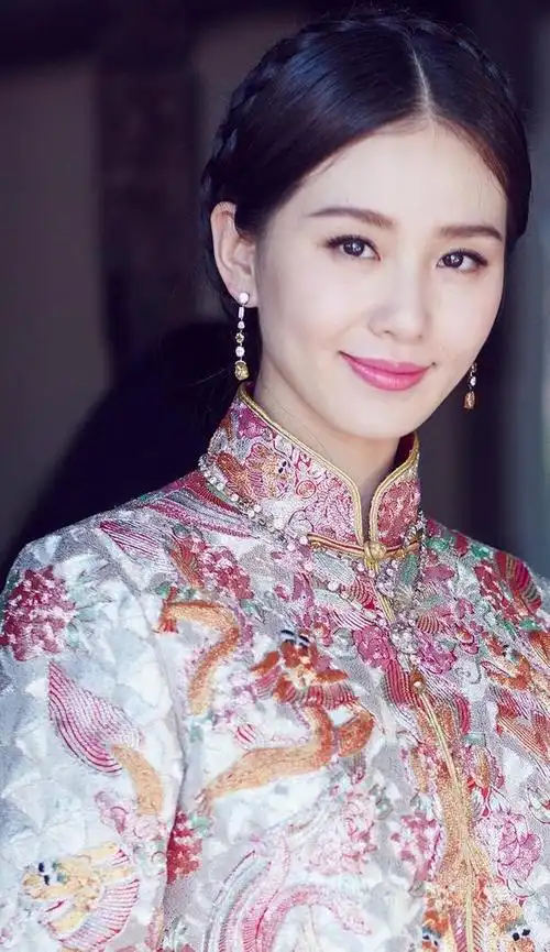 刘诗诗婚礼风格(刘诗诗婚礼造型全解析)-星座梦城