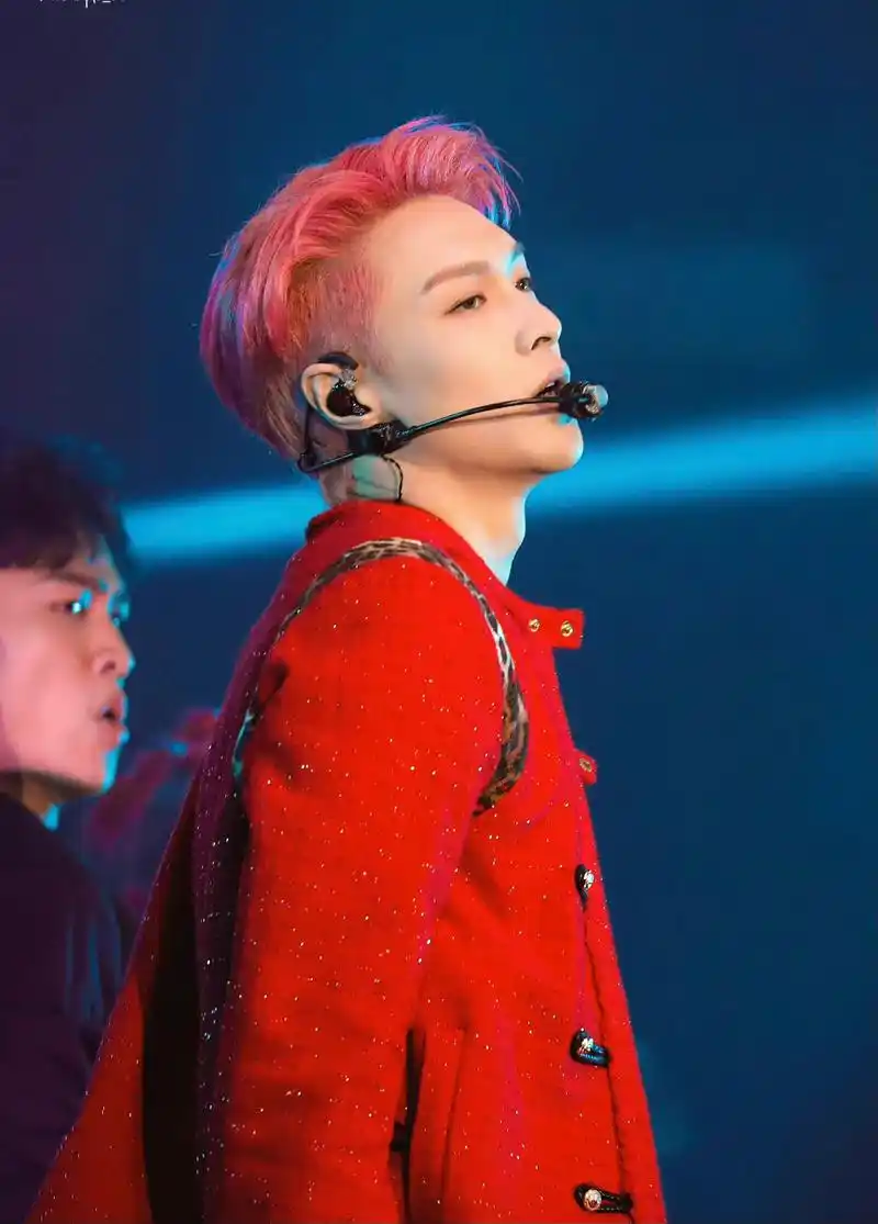 张艺兴大航海二巡演唱会马来西亚站高清红发造型