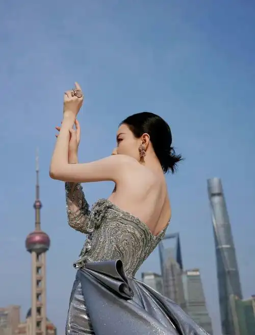 内娱第一美腿倪妮玉足大赏坐她的男朋友是什么感觉呢