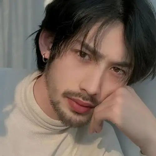 黑胡子英俊男子头像