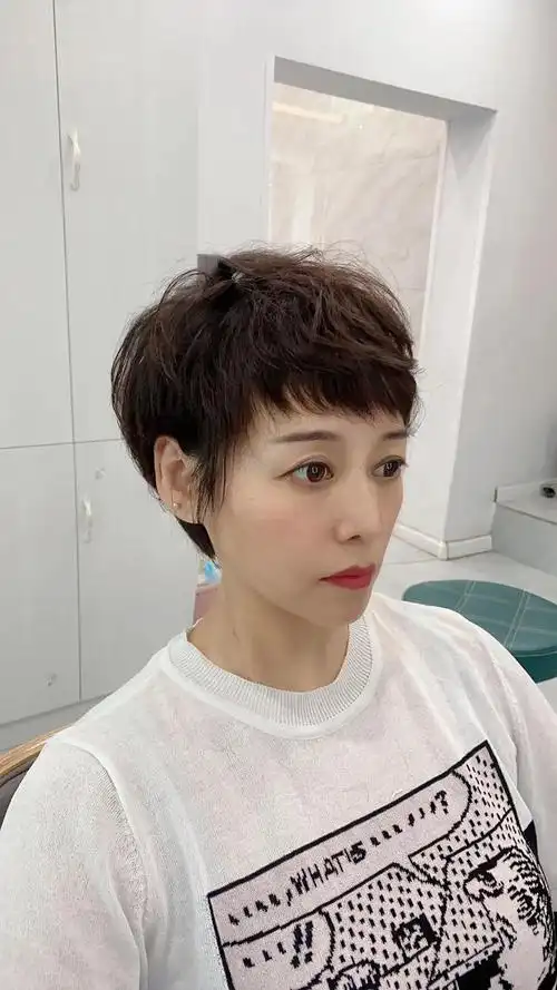 最火短发15款,款款都很美,剪完大变样|发型|纹理烫|刘海|减龄_网易