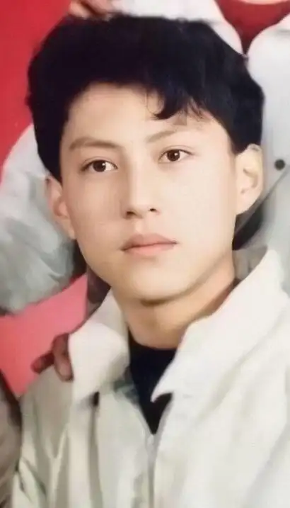 事实证明,46岁"败光路人缘"的靳东,已经走上了另外一条大道