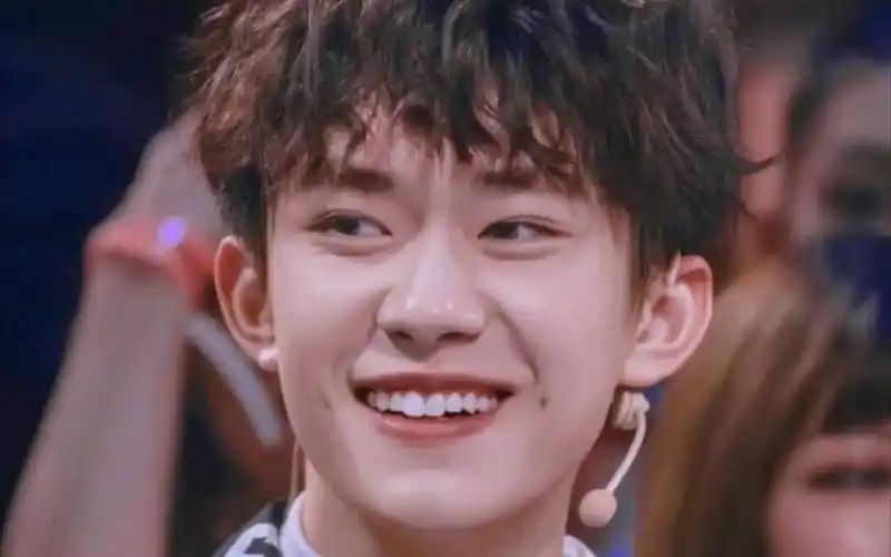 【易烊千玺】挑战全网梨涡治愈笑容