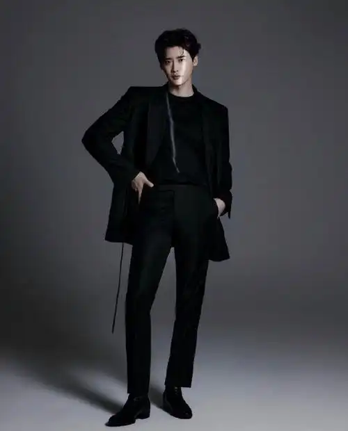 李钟硕ins更新新年照##又回春了硕