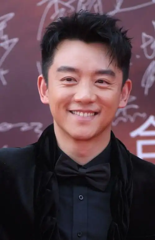 华表奖男星怼脸生图遍地是普男苏有朋韩庚发福王一博脸肿