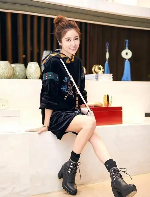 林心如长得虽然很漂亮,但是拍照的时候就是不太上镜,可能就是这个原因