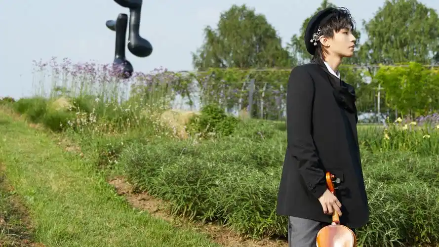 王俊凯夏日清新写真,大陆明星-回车桌面