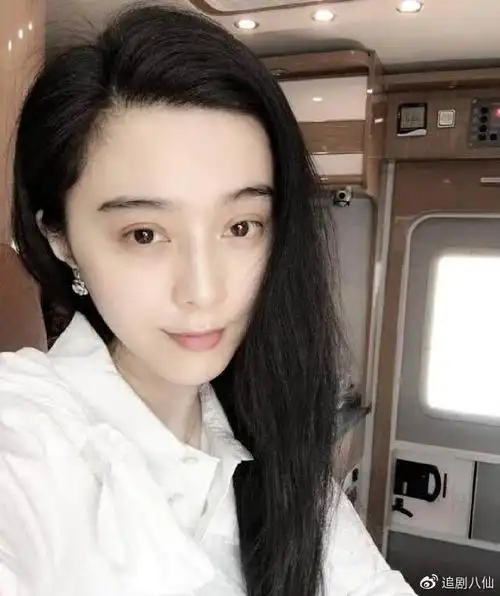 女星卸妆后,郑爽清纯,赵丽颖没气质,谢娜老十岁,杨颖差别最大