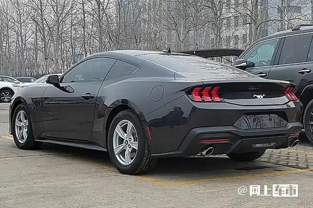 福特4s店新mustang野马23t开订4月17日上市