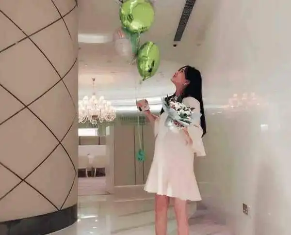 网友:终于看到大肚子了|谢娜|大肚子|怀孕_新浪新闻