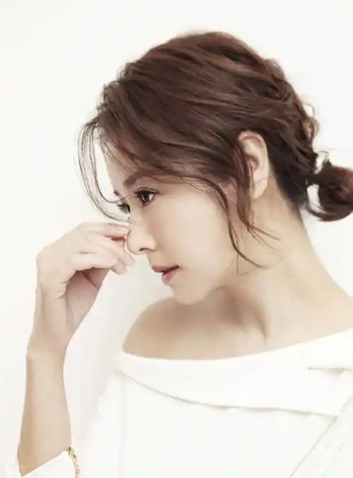 原创林心如是真嫩剪少女短发再扎个小丸子好减龄美回少女模样