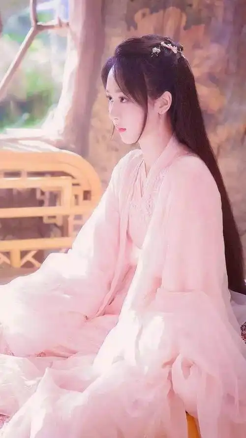 更别提侧颜全身照了,今天小表妹就带大家看看女星的古装侧颜全身照