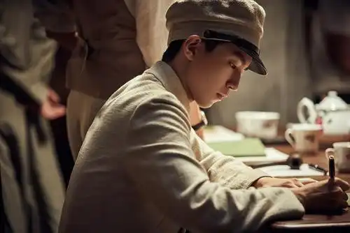 《把使命写进青春》,文中王俊凯分享了参演《伟大征程》及电影《1921