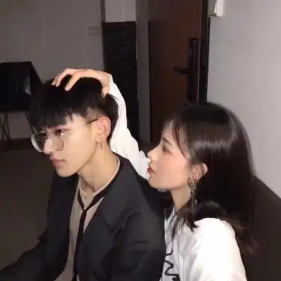 微信秀恩爱情侣头像一对 陪你走到死亡尽头