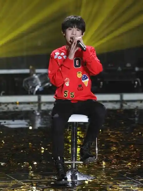 张泽禹 第一主唱#98#tf家族三代新年音乐会直拍#《街舞少年》直