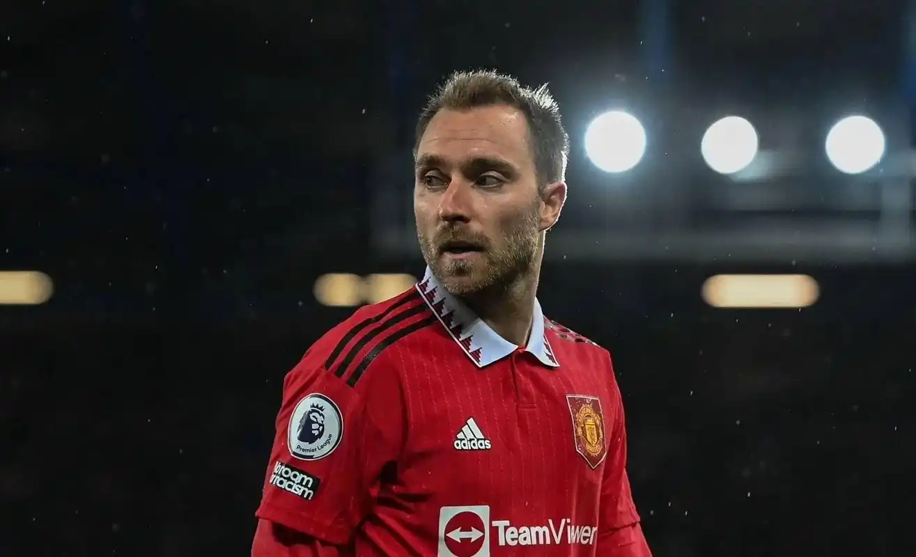 埃里克森欧洲杯比赛发生心脏骤停.2021年6月13日,在丹麦 - 抖音