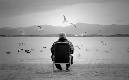 孤独坚强的句子说说心情