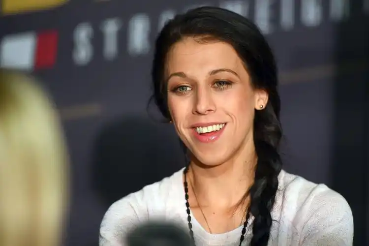 dana saying he wont put amanda nunes in a main event again:mma