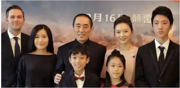 张艺谋之子张壹男大揭秘十岁方知父母情优秀姐姐压力山大