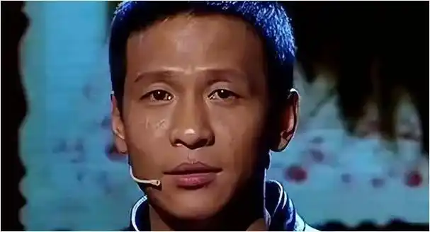 宋小宝成名后和发妻离婚,娶年轻粉丝,如今生活怎样?