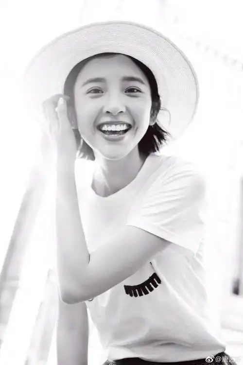 露齿笑是检验女星笑容的最佳标准